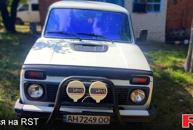 ВАЗ Нива 2009 в Славянске на Automoto.ua Белый ВАЗ Нива, объемом двигателя 1.7 л и пробегом 24 тыс. км за 3000 $, фото 1 на Automoto.ua