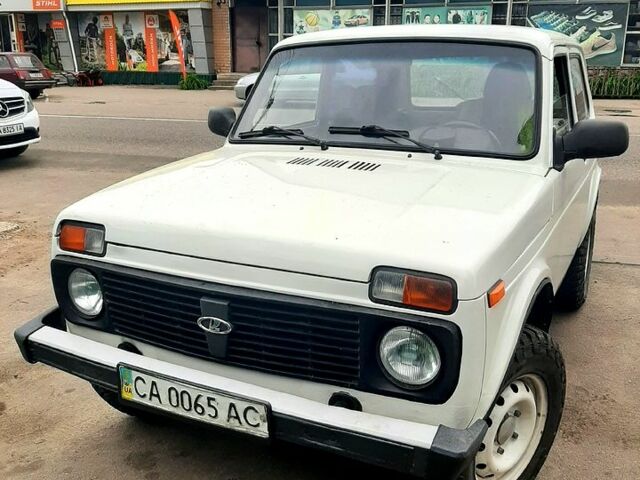 Білий ВАЗ Нива, об'ємом двигуна 1.7 л та пробігом 200 тис. км за 2800 $, фото 1 на Automoto.ua