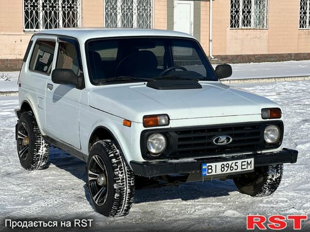 Білий ВАЗ Нива, об'ємом двигуна 1.7 л та пробігом 150 тис. км за 3900 $, фото 1 на Automoto.ua