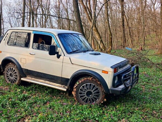 Бежевый ВАЗ Нива, объемом двигателя 1.6 л и пробегом 0 тыс. км за 1900 $, фото 1 на Automoto.ua