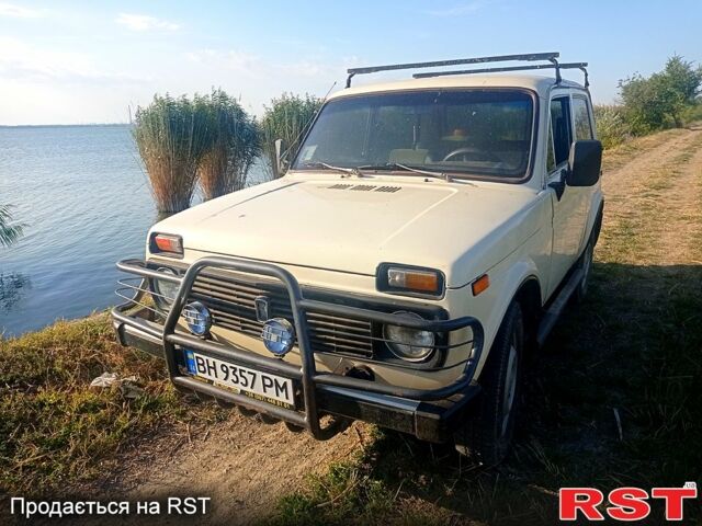 Бежевый ВАЗ Нива, объемом двигателя 1.6 л и пробегом 250 тыс. км за 1600 $, фото 1 на Automoto.ua