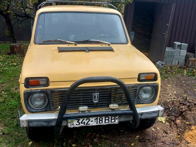 ВАЗ Нива 1983 у Олевске на Automoto.ua Бежевий ВАЗ Нива, об'ємом двигуна 1.6 л та пробігом 0 тис. км за 850 $, фото 1 на Automoto.ua