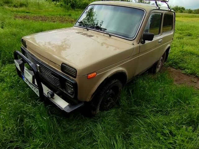 Бежевий ВАЗ Нива, об'ємом двигуна 1.6 л та пробігом 300 тис. км за 3200 $, фото 1 на Automoto.ua