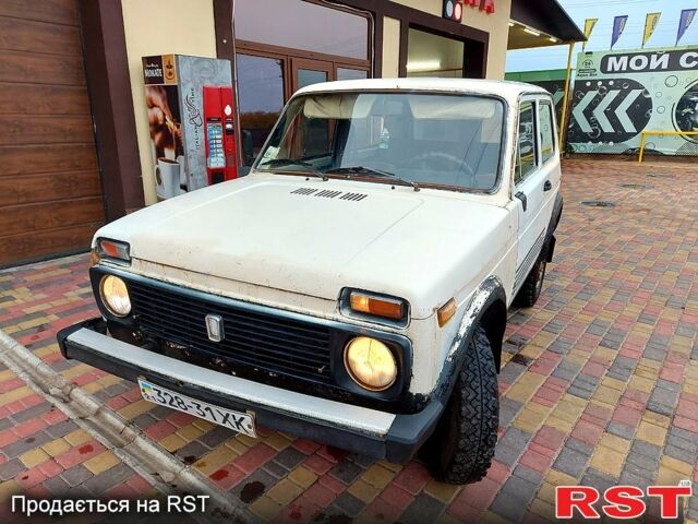 Бежевый ВАЗ Нива, объемом двигателя 1.6 л и пробегом 43 тыс. км за 900 $, фото 1 на Automoto.ua