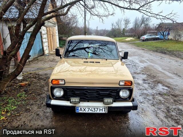 Бежевий ВАЗ Нива, об'ємом двигуна 1.6 л та пробігом 150 тис. км за 2200 $, фото 1 на Automoto.ua