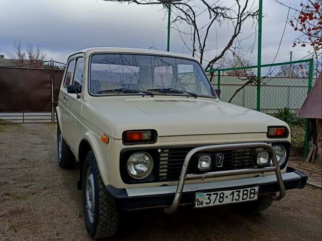 Бежевый ВАЗ Нива, объемом двигателя 1.6 л и пробегом 170 тыс. км за 2500 $, фото 1 на Automoto.ua