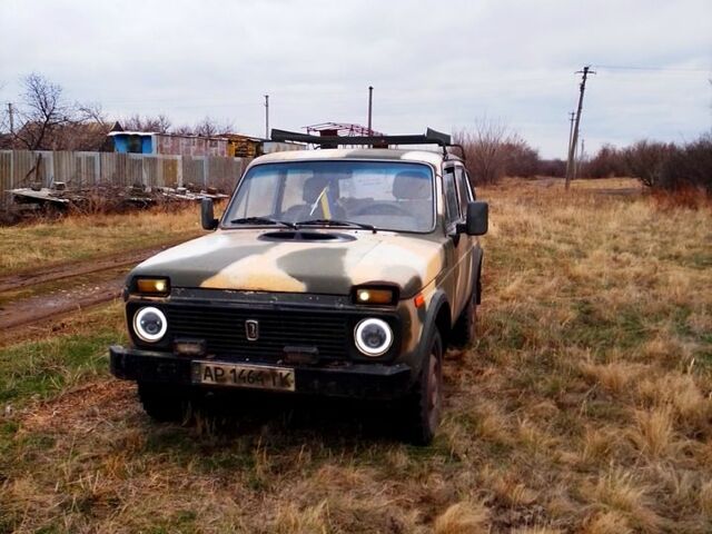 Бежевий ВАЗ Нива, об'ємом двигуна 1.6 л та пробігом 300 тис. км за 1999 $, фото 1 на Automoto.ua