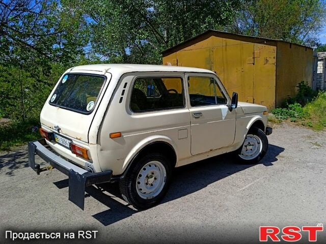 Бежевый ВАЗ Нива, объемом двигателя 1.6 л и пробегом 200 тыс. км за 1199 $, фото 1 на Automoto.ua