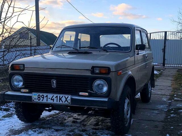 Бежевый ВАЗ Нива, объемом двигателя 1.5 л и пробегом 121 тыс. км за 1900 $, фото 1 на Automoto.ua