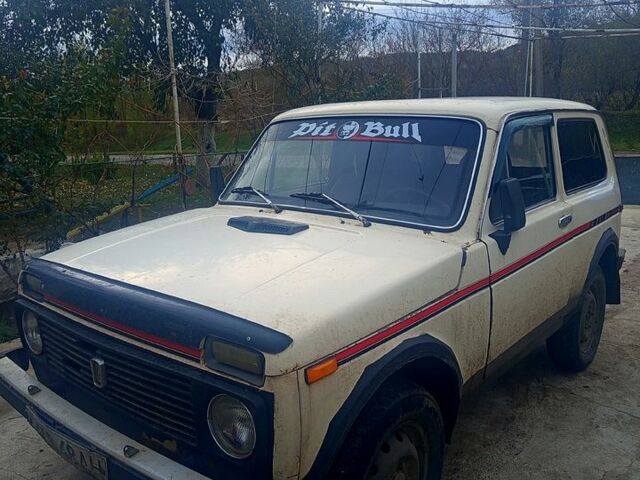 Бежевый ВАЗ Нива, объемом двигателя 1.6 л и пробегом 100 тыс. км за 2000 $, фото 1 на Automoto.ua