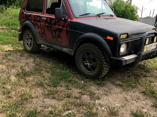 Красный ВАЗ Нива, объемом двигателя 1.9 л и пробегом 50 тыс. км за 2500 $, фото 1 на Automoto.ua