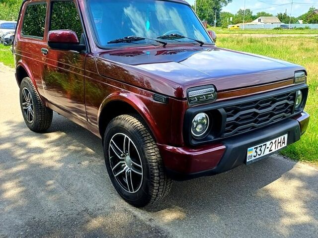 Красный ВАЗ Нива, объемом двигателя 1.6 л и пробегом 0 тыс. км за 3300 $, фото 1 на Automoto.ua