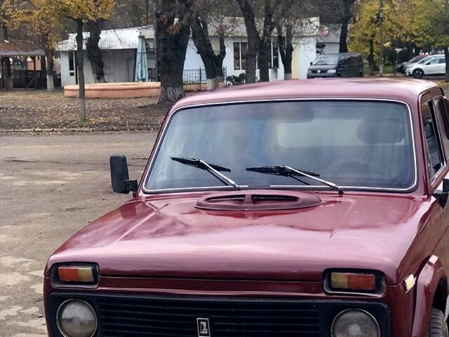 Красный ВАЗ Нива, объемом двигателя 1.6 л и пробегом 55 тыс. км за 1600 $, фото 1 на Automoto.ua