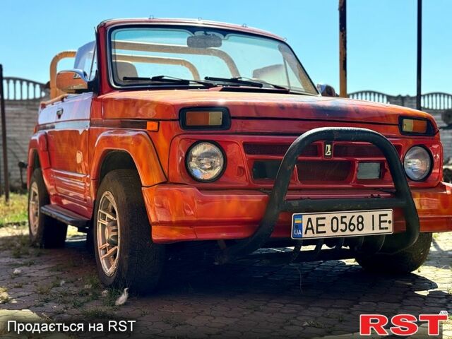 Червоний ВАЗ Нива, об'ємом двигуна 1.6 л та пробігом 0 тис. км за 2000 $, фото 1 на Automoto.ua