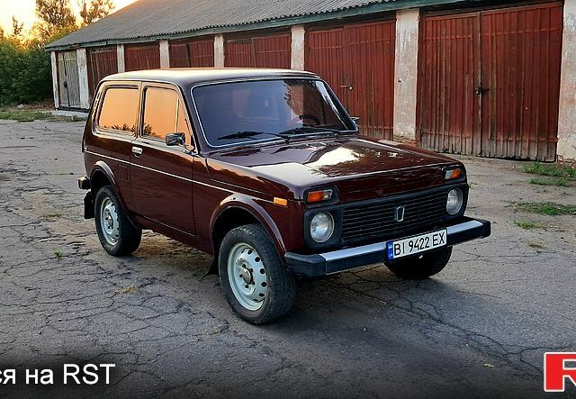 Червоний ВАЗ Нива, об'ємом двигуна 1.6 л та пробігом 237 тис. км за 4000 $, фото 1 на Automoto.ua