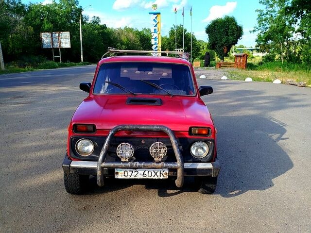Красный ВАЗ Нива, объемом двигателя 1.6 л и пробегом 80 тыс. км за 1675 $, фото 1 на Automoto.ua