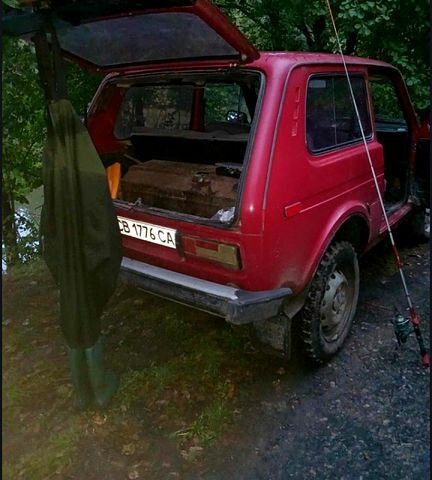 Красный ВАЗ Нива, объемом двигателя 1.6 л и пробегом 0 тыс. км за 1750 $, фото 1 на Automoto.ua