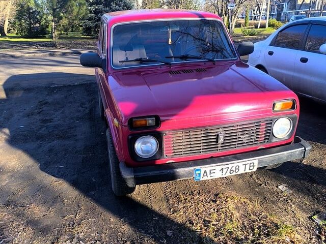 Красный ВАЗ Нива, объемом двигателя 1.6 л и пробегом 0 тыс. км за 2300 $, фото 1 на Automoto.ua