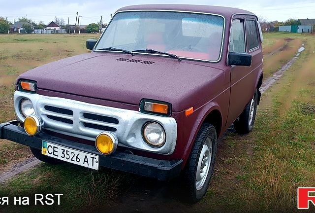 Красный ВАЗ Нива, объемом двигателя 1.6 л и пробегом 0 тыс. км за 1700 $, фото 1 на Automoto.ua