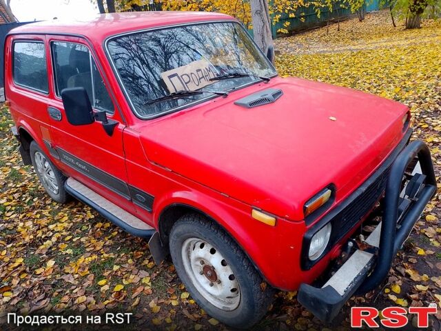 Красный ВАЗ Нива, объемом двигателя 1.6 л и пробегом 10 тыс. км за 1499 $, фото 1 на Automoto.ua