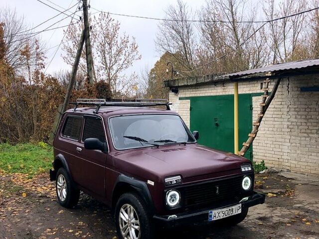 Червоний ВАЗ Нива, об'ємом двигуна 1.7 л та пробігом 78 тис. км за 2550 $, фото 1 на Automoto.ua