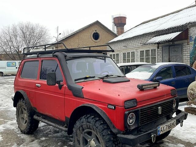 Красный ВАЗ Нива, объемом двигателя 2 л и пробегом 0 тыс. км за 4000 $, фото 1 на Automoto.ua