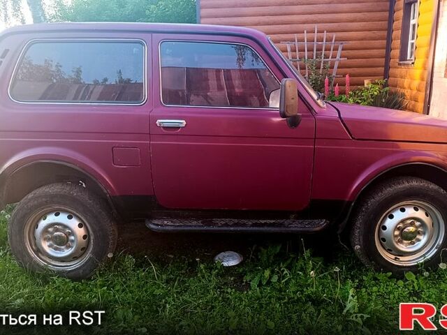 Червоний ВАЗ Нива, об'ємом двигуна 1.7 л та пробігом 185 тис. км за 1500 $, фото 1 на Automoto.ua
