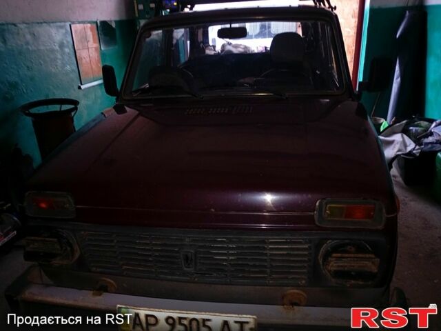 Красный ВАЗ Нива, объемом двигателя 1.7 л и пробегом 165 тыс. км за 3000 $, фото 1 на Automoto.ua
