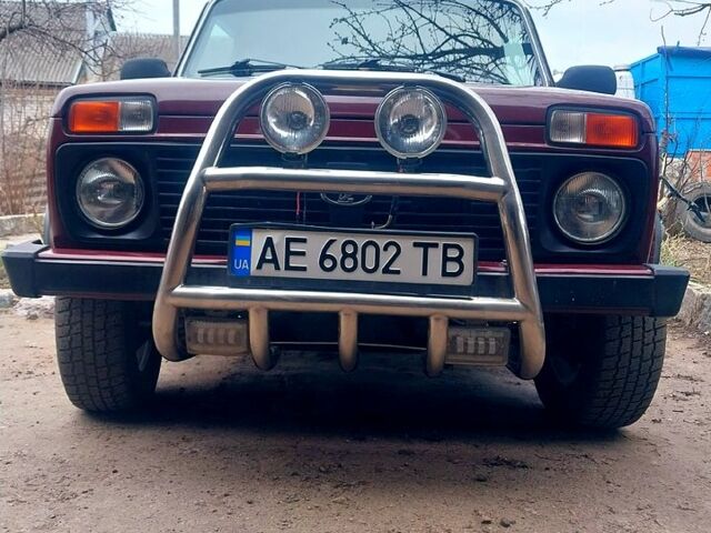 Красный ВАЗ Нива, объемом двигателя 1.7 л и пробегом 108 тыс. км за 4500 $, фото 1 на Automoto.ua