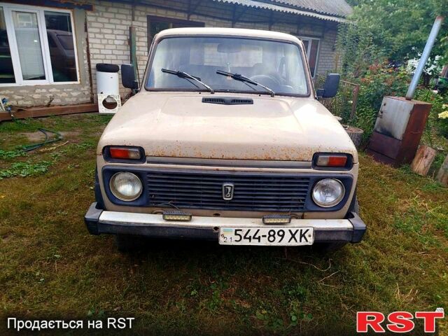ВАЗ Нива, объемом двигателя 1.6 л и пробегом 300 тыс. км за 1000 $, фото 1 на Automoto.ua