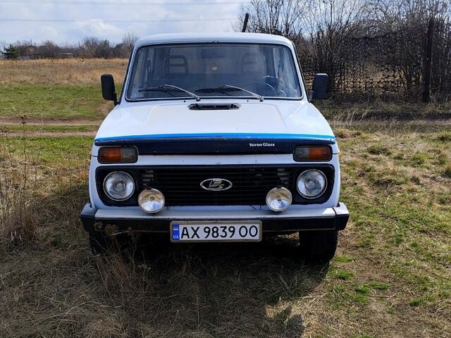 ВАЗ Нива, объемом двигателя 16 л и пробегом 300 тыс. км за 2100 $, фото 1 на Automoto.ua