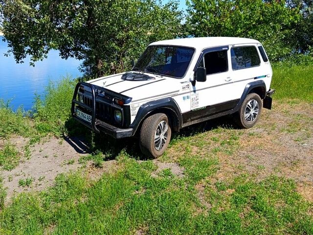 ВАЗ Нива, объемом двигателя 1.6 л и пробегом 303 тыс. км за 2500 $, фото 1 на Automoto.ua