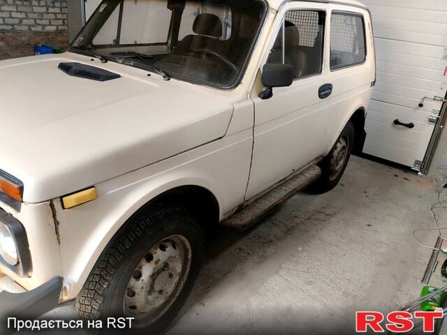 ВАЗ Нива, объемом двигателя 1.7 л и пробегом 333 тыс. км за 1800 $, фото 1 на Automoto.ua