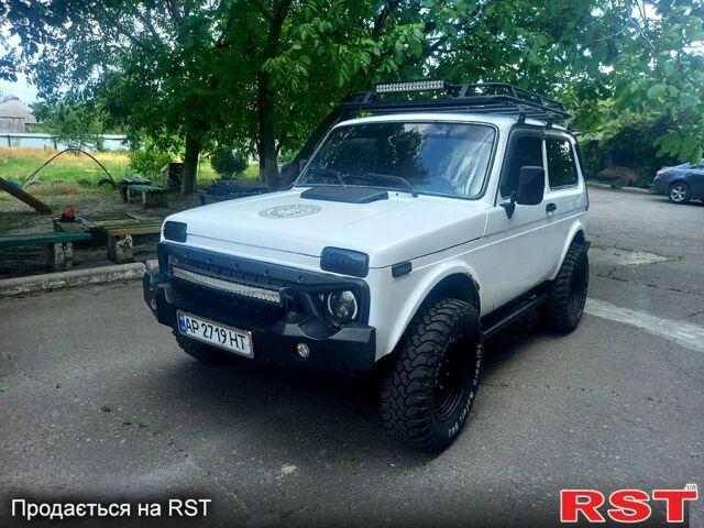 ВАЗ Нива, объемом двигателя 1.7 л и пробегом 180 тыс. км за 3300 $, фото 1 на Automoto.ua