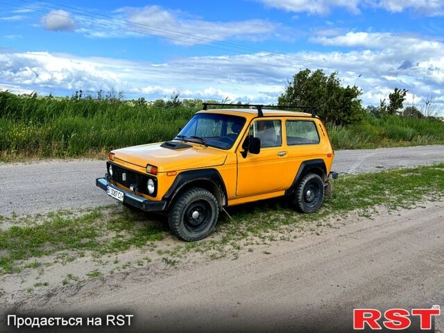 Желтый ВАЗ Нива, объемом двигателя 1.6 л и пробегом 0 тыс. км за 2200 $, фото 1 на Automoto.ua