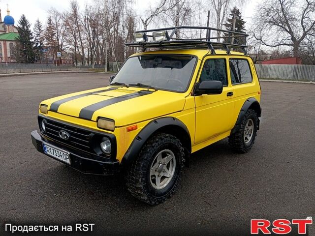 Желтый ВАЗ Нива, объемом двигателя 1.9 л и пробегом 200 тыс. км за 2950 $, фото 1 на Automoto.ua