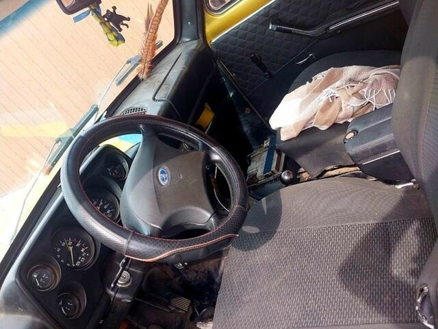 Желтый ВАЗ Нива, объемом двигателя 1.6 л и пробегом 0 тыс. км за 1500 $, фото 1 на Automoto.ua