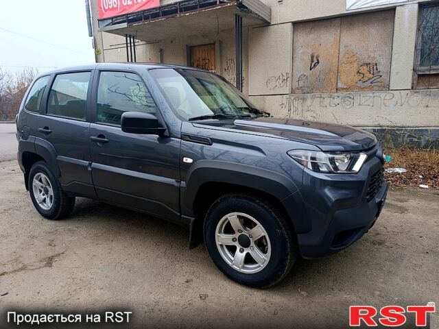 Серый ВАЗ Нива, объемом двигателя 1.7 л и пробегом 96 тыс. км за 9800 $, фото 1 на Automoto.ua