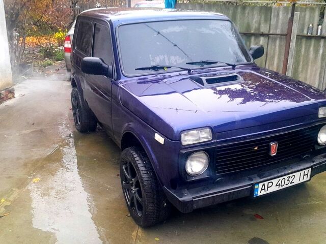 Синий ВАЗ Нива, объемом двигателя 1.6 л и пробегом 300 тыс. км за 5200 $, фото 1 на Automoto.ua