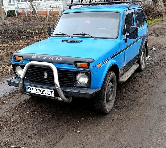 Синий ВАЗ Нива, объемом двигателя 1.6 л и пробегом 88 тыс. км за 1650 $, фото 1 на Automoto.ua