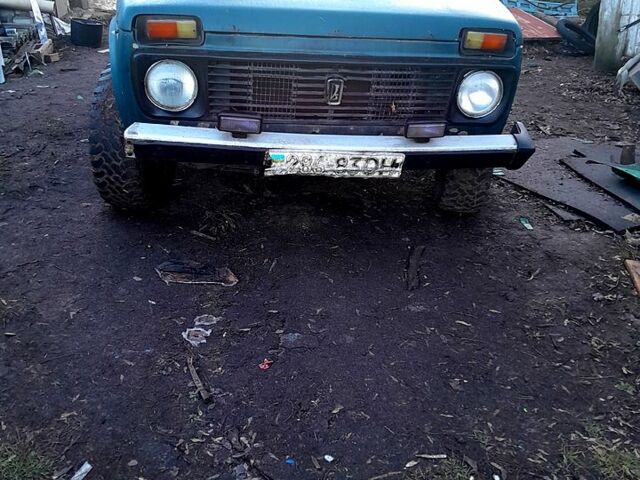 Синий ВАЗ Нива, объемом двигателя 13 л и пробегом 200 тыс. км за 1000 $, фото 1 на Automoto.ua