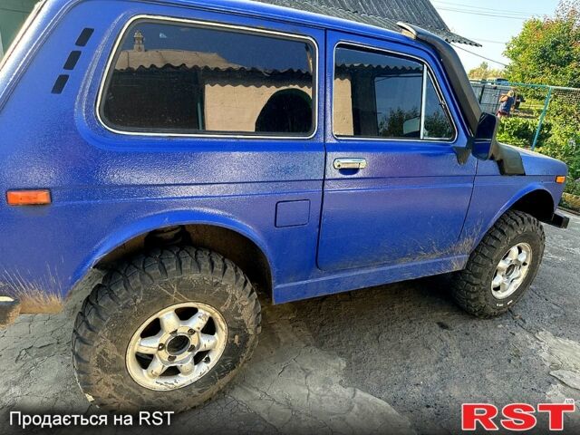 Синий ВАЗ Нива, объемом двигателя 1.7 л и пробегом 0 тыс. км за 2200 $, фото 1 на Automoto.ua