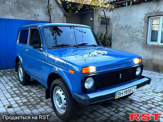 Синий ВАЗ Нива, объемом двигателя 1.7 л и пробегом 228 тыс. км за 3450 $, фото 1 на Automoto.ua