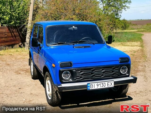 Синий ВАЗ Нива, объемом двигателя 1.7 л и пробегом 130 тыс. км за 4000 $, фото 1 на Automoto.ua