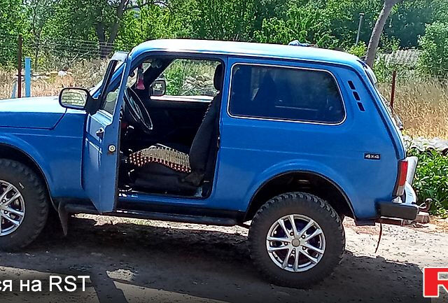 Синій ВАЗ Нива, об'ємом двигуна 1.7 л та пробігом 210 тис. км за 4000 $, фото 1 на Automoto.ua
