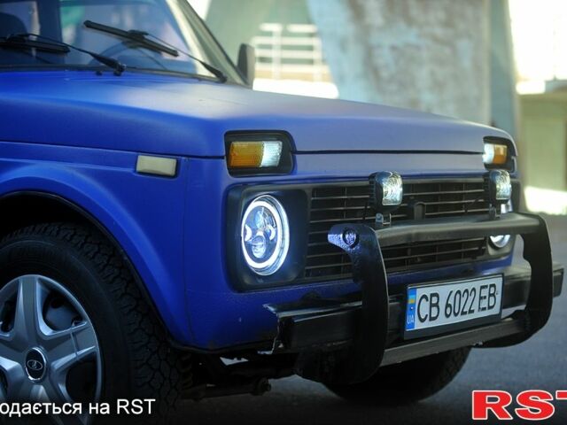 Синий ВАЗ Нива, объемом двигателя 1.7 л и пробегом 300 тыс. км за 2999 $, фото 1 на Automoto.ua