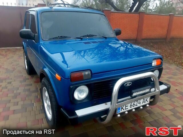 Синий ВАЗ Нива, объемом двигателя 1.7 л и пробегом 170 тыс. км за 4550 $, фото 1 на Automoto.ua