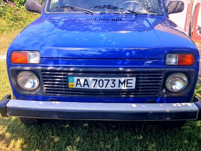 Синий ВАЗ Нива, объемом двигателя 1.7 л и пробегом 152 тыс. км за 3500 $, фото 1 на Automoto.ua