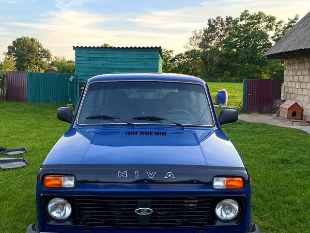 Синий ВАЗ Нива, объемом двигателя 1.7 л и пробегом 178 тыс. км за 5300 $, фото 1 на Automoto.ua