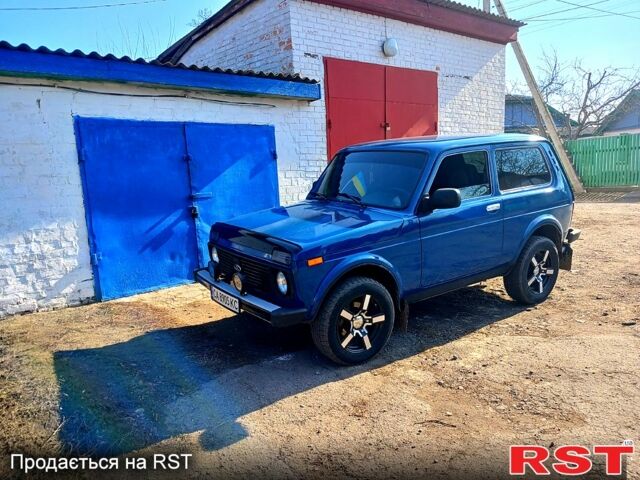 Синій ВАЗ Нива, об'ємом двигуна 1.7 л та пробігом 130 тис. км за 5000 $, фото 1 на Automoto.ua